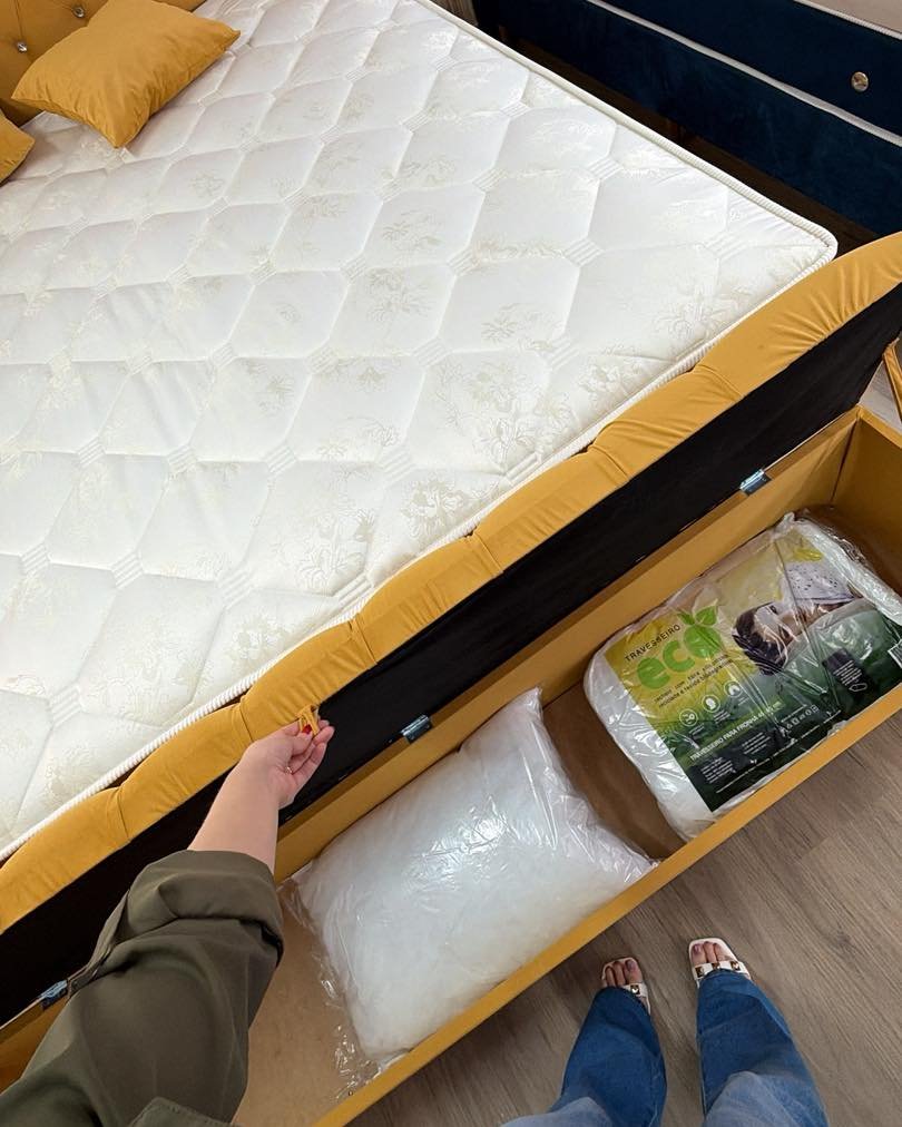 Baú da cama King Size Kanak aberto para organização